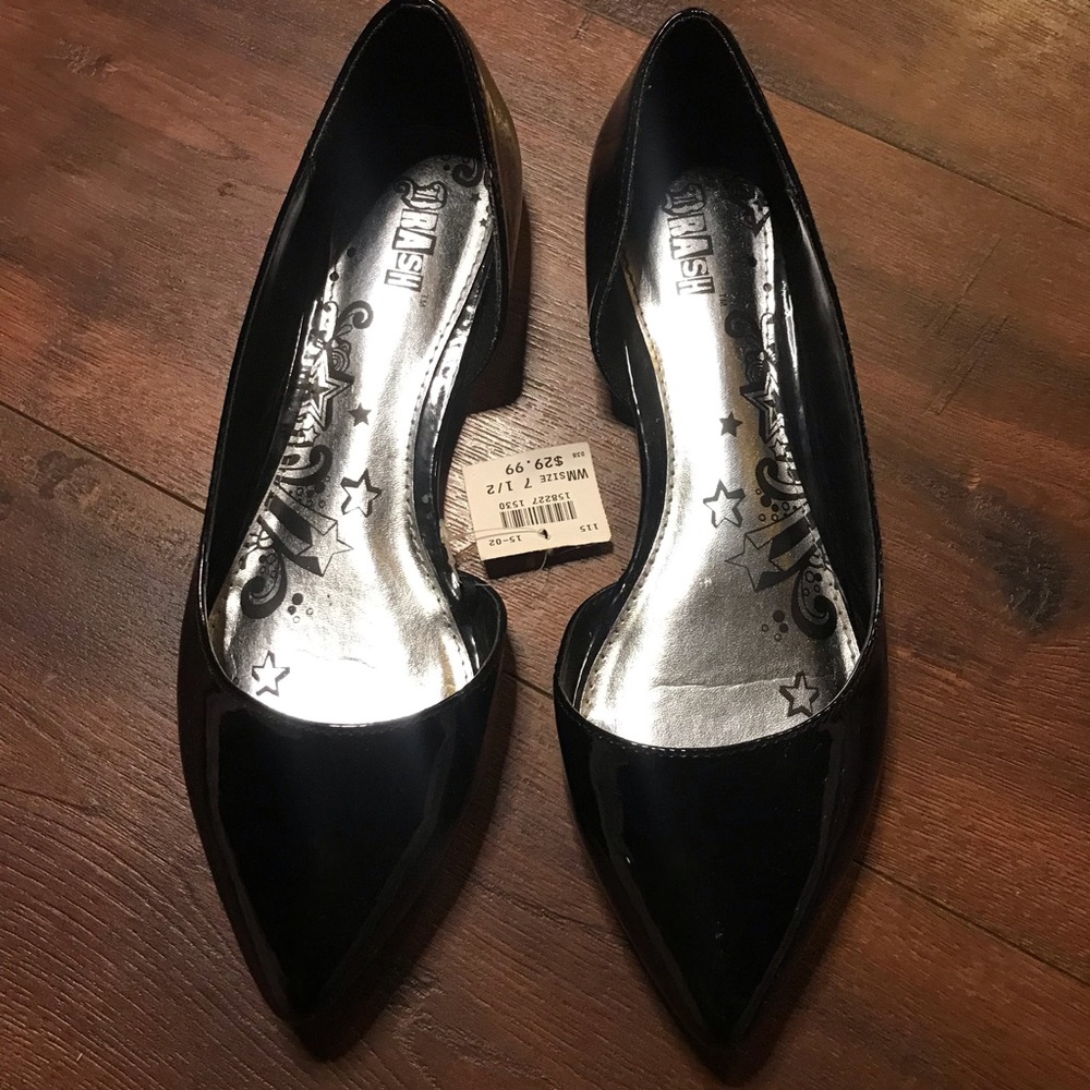 Trash Black Pointy Flats